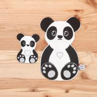 Faites confiance à notre doudou d'aide à la séparation Noah le Panda version Papa pour rendre les moments de séparation moins difficiles pour votre enfant.