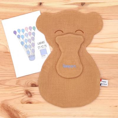 Découvrez la personnalisation complète de notre doudou avec la couleur de naissance unique de Gaspare – 27.12.21 – Atelier Bombus