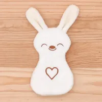 Le petit doudou Paulin le Lapin pour accompagner les parents en douceur dans la parentalité - Atelier Bombus