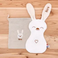 La petite pochette et le doudou Paulin le Lapin