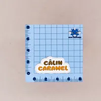 Sticker super pouvoir Toffuzz : Câlin caramel, dimensions avec grille – Blue Dragorn Studio