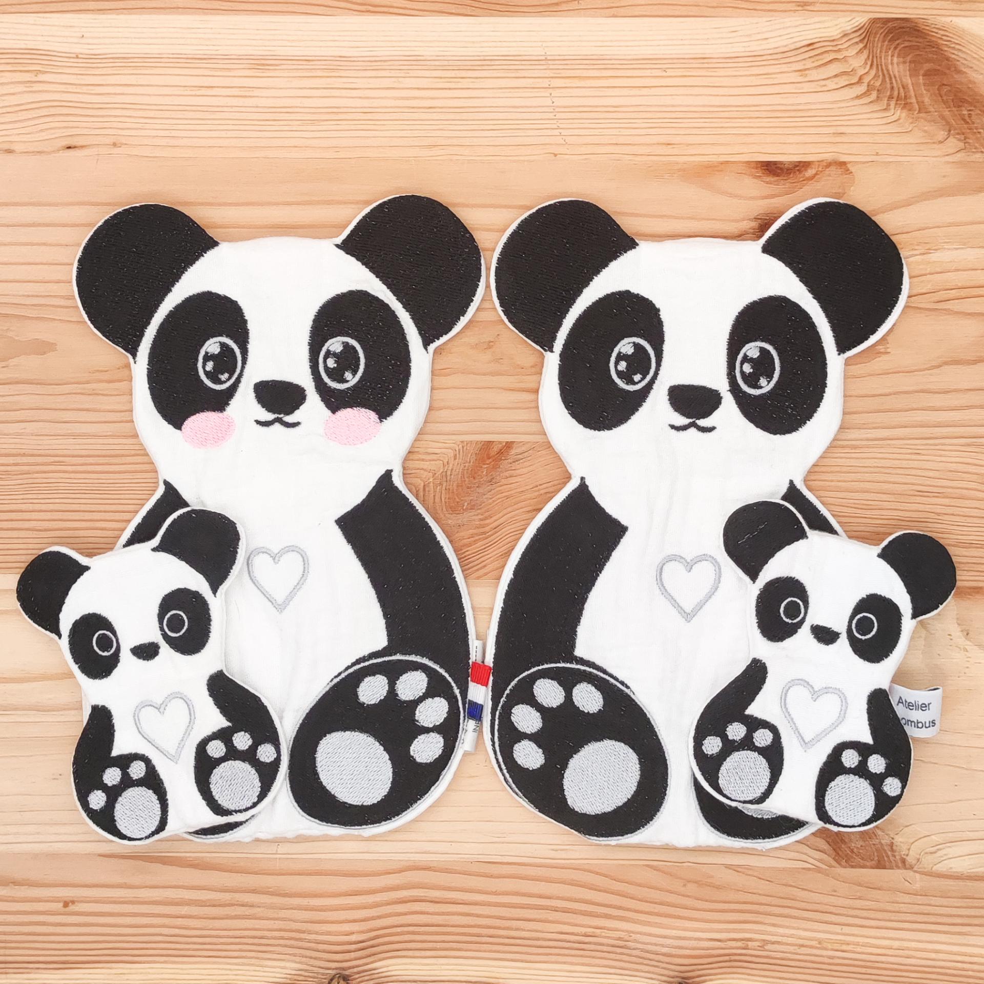 Avec notre famille de doudous d'aide à la séparation Noah le Panda, vous êtes sûr(e) de trouver le compagnon idéal pour votre enfant, quelle que soit la situation.