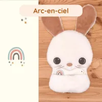 Le doudou Gabin le Lapin et le coussinet qui porte votre odeur Arc-en-ciel