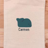 La broderie de la pochette Carmen la Baleine