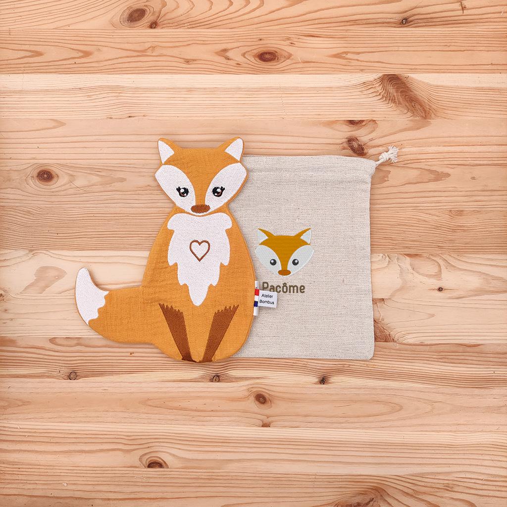 La petite pochette et le doudou Gaspard le Renard
