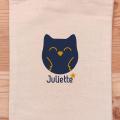 La broderie de la pochette Juliette la Chouette