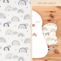 Les ailes d'arc-en-ciel de Bee Boo sont l'accessoire parfait pour ajouter une touche de style et de couleur à votre doudou préféré.