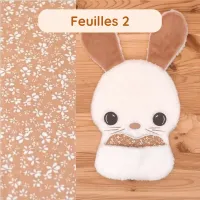 Un doudou pour apiser bébé lorsque vous n'êtes pas avec lui c'est le doudou Bee Doux Gabin le Lapin avec son coussinets Feuilles 2