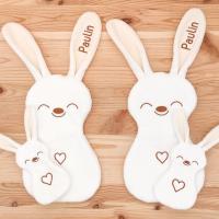 La famille de doudous d'aide à la séparation Paulin le Lapin est la réponse pour apaiser l'angoisse de la séparation - Doudou Lapin - Atelier Bombus