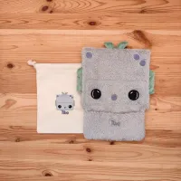 La petite pochette et le doudou Tibo le Robot